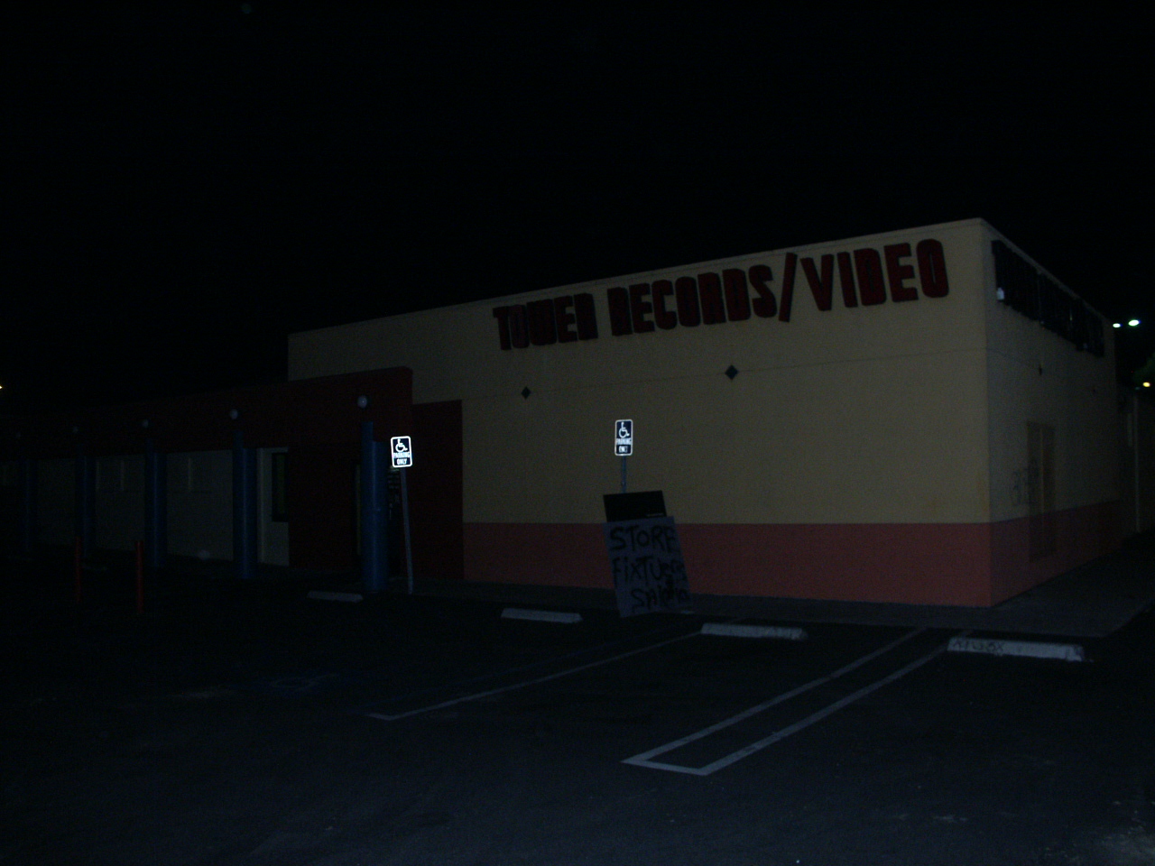 20070128c-Tower_Costa_Mesa-Minolta-24-full-size.jpg