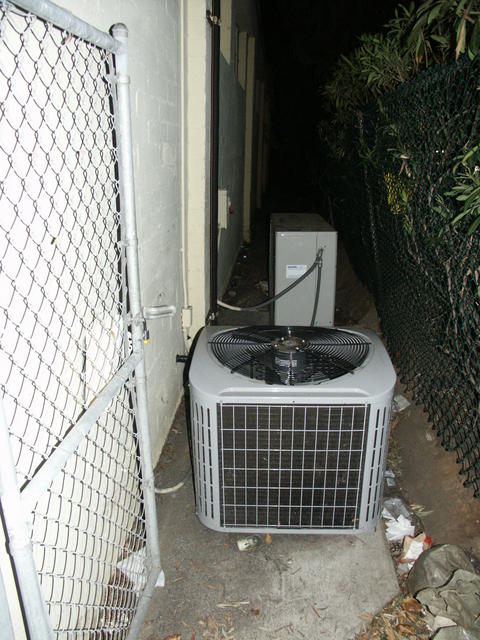 20070128c-Tower_Costa_Mesa-Minolta-28.jpg